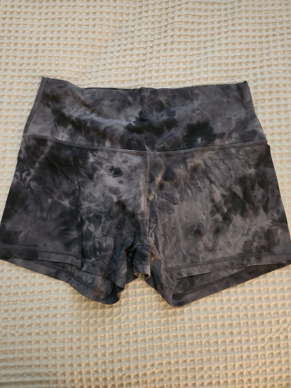 Lululemon Size 14 Shorts Tie-Dye Active Shorts